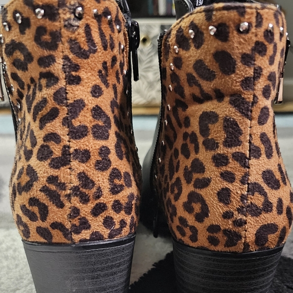 Esprit TOPAZ Boot Shoes Womens 8.5M Black Booties Leather Animal Print Zip - Picture 2 of 7